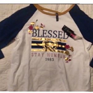 NWT Jrs Medium Electric Pink Cropped Tshirt